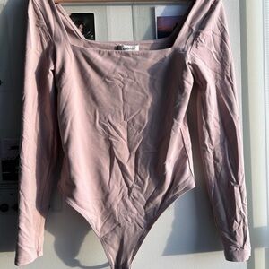 Babaton Contour Squareneck Longsleeve Bodysuit